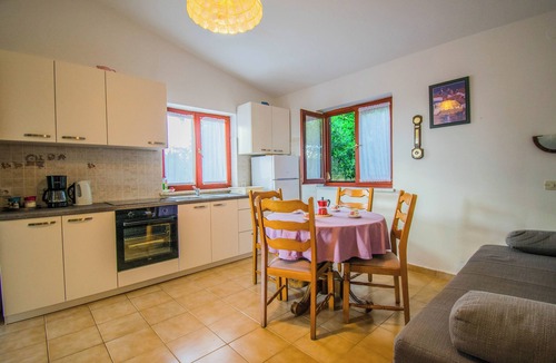 Kosljun Apartment | Cosy Apartment Rino, only 30m from the sea, island Pag