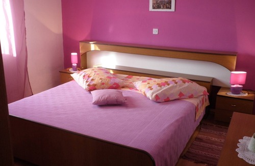 Prigradica Apartment | Cosy, colourful aparment with the breathtaking view of sunset and sea