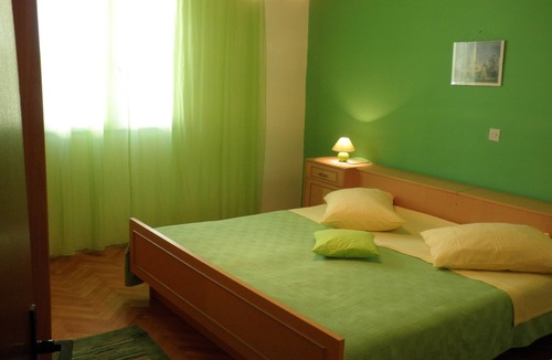 Prigradica Apartment | Cosy, colourful aparment with the breathtaking view of sunset and sea