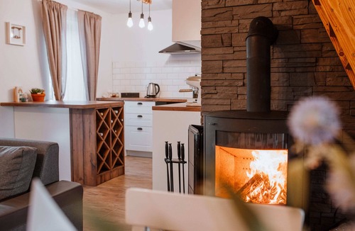 Gornji Mihaljevec House | Countryside home with jacuzzi near vineyards and thermal spa.