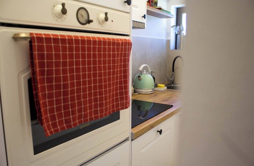 Ozalj Cottage | Cozy 1-bedroom cottage in adorable Zorkovac with a fireplace and AC