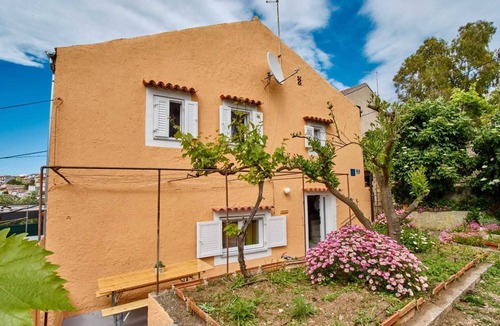 Cove Murtar Villa | Cozy 2-Bedroom Holiday Retreat Sleeps 5