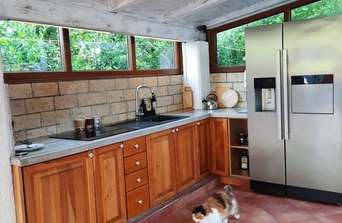 Jadranovo House | Cozy 3-bedroom house for 5 people in exclusive Jadranovo next to the sea