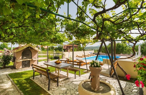 Sinj Apartment | Cozy apartment in Obrovac Sinjski