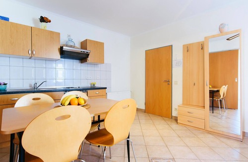 Jezera Apartment | Cozy apartment in Jezera with WiFi