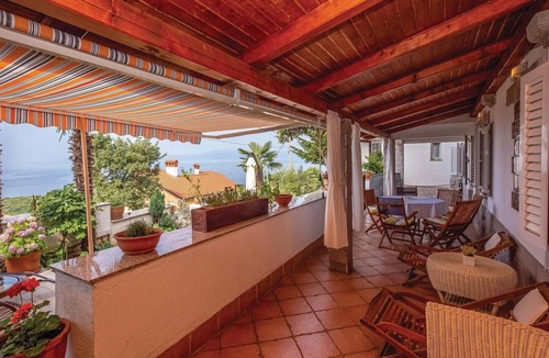 Kostrena Apartment | Cozy apartment in Kostrena with WiFi