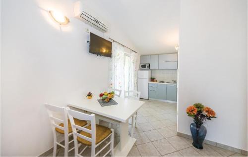 Ljubac Apartment | Cozy Apartment In Ljubac With House Sea View