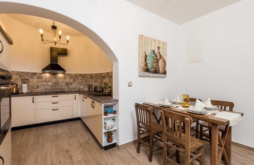 Tulisevica Apartment | Cozy Apartment In Lovran With Wifi