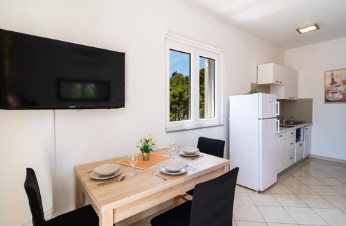 Cove Osibova (Milna) Apartment | Cozy apartment in Milna with house sea view