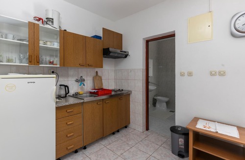 Omisalj Apartment | Cozy apartment in Omisalj with harbor view