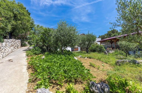 Omisalj Apartment | Cozy apartment in Omisalj with harbor view