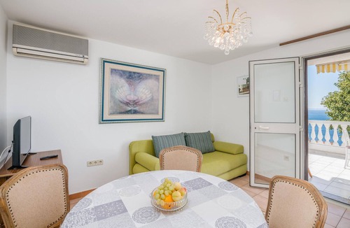 Stara Baska Apartment | Cozy apartment in Stara Baska with WiFi