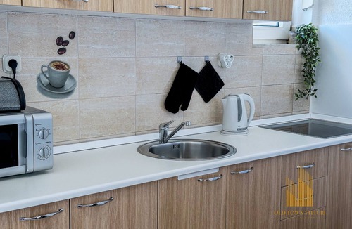 Kastel Luksic Apartment | Cozy apartment in town center/w garden - 2 min from the beach!