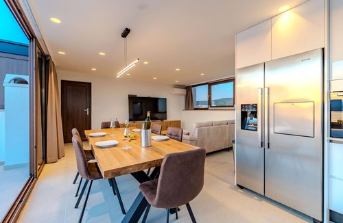 Turanj Apartment | Cozy apartment in Turanj with house sea view