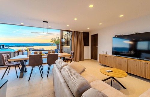 Turanj Apartment | Cozy apartment in Turanj with house sea view