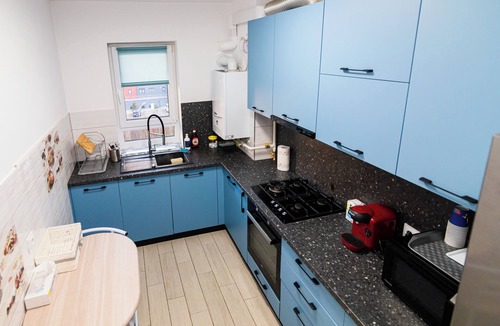 Tractorul Apartment | Cozy apartment in welcoming Brașov with WiFi, AC