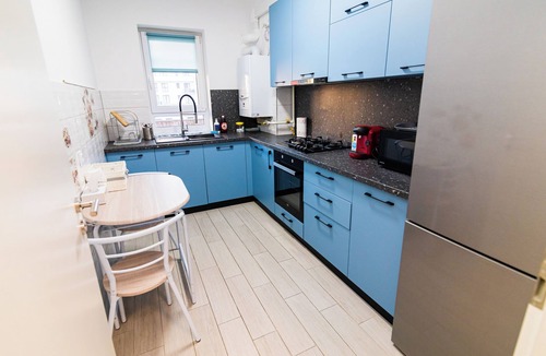 Tractorul Apartment | Cozy apartment in welcoming Brașov with WiFi, AC