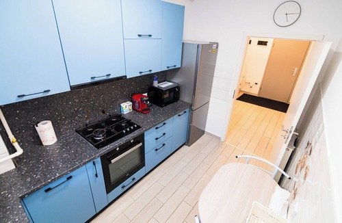 Tractorul Apartment | Cozy apartment in welcoming Brașov with WiFi, AC