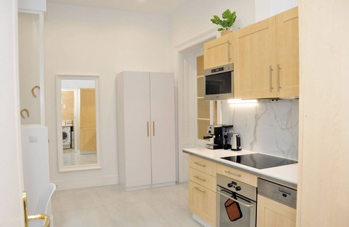 Oradea Apartment | Cozy Apartment near Queen Marie Theatre