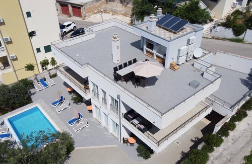 Bidol Apartment | Cozy apartment with a swimming pool