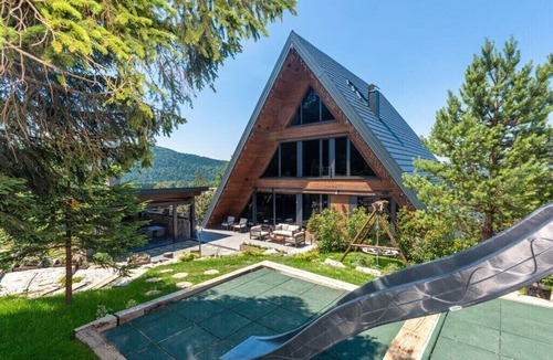 Ravna Gora Ski Chalet | Cozy Chalet Forest Hill