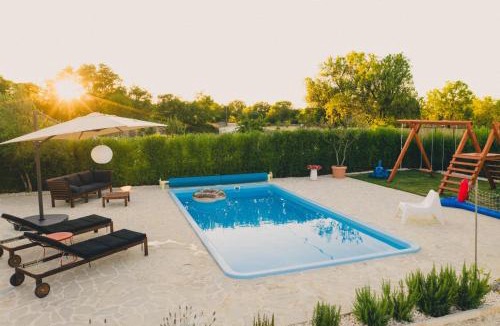 Drnis House | Cozy country home with heated outdoor pool