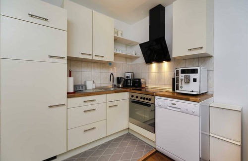 Jadreski Apartment | Cozy Couple's Getaway: 1-Bed 1-Bath Apartment with Parking