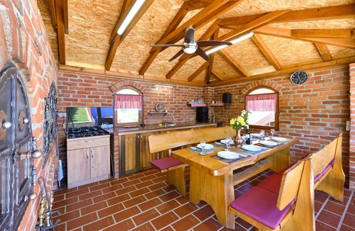 Ludbreg House | Cozy home in Vinogradi Ludbreski with sauna