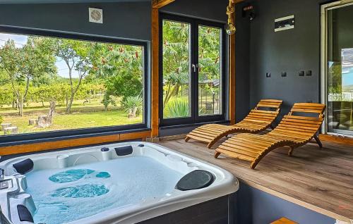 Erdut House | Cozy Home In Aljmas With Sauna