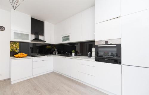 Donji Andrijevci House | Cozy Home In Donji Andrijevci