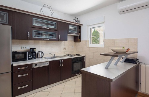 Kastel Novi House | Cozy home in Kastel Novi with private swimming pool, can be inside or outside