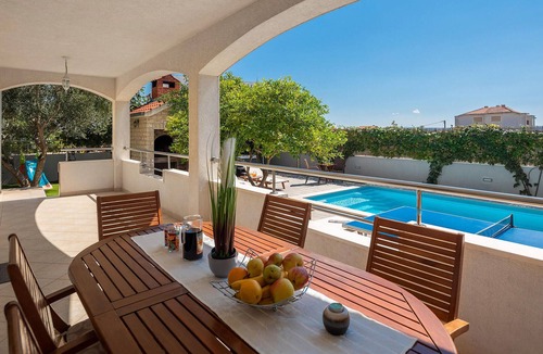 Kastel Novi House | Cozy home in Kastel Novi with private swimming pool, can be inside or outside