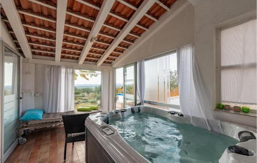 Velim House | Cozy Home In Krkovic With Sauna