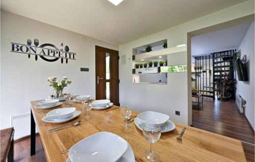 Drnje House | Cozy Home In Legrad With Sauna