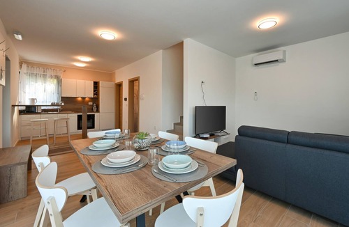 Varazdin House | Cozy home in Margecan with WiFi