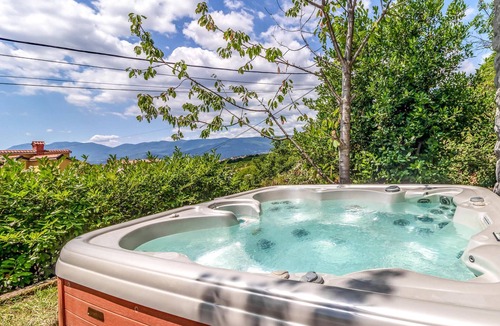 Bezjaki House | Cozy home in Marinici with WiFi