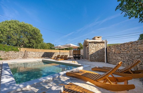 Sibenik House | Cozy home in Mirlovic Zagora