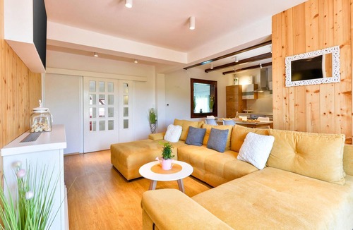Veliko Trgovisce House | Cozy home in Mrzlo Polje with sauna