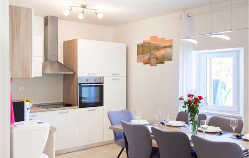 Muc House | Cozy Home In Neoric With House A Panoramic View