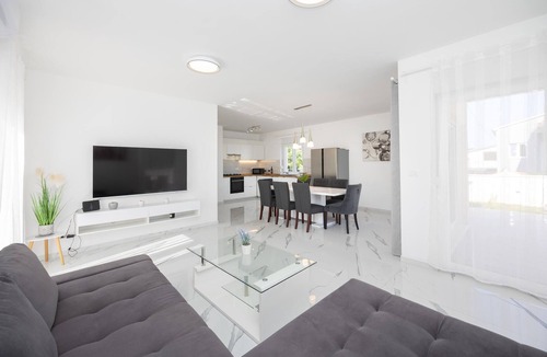 Primorski Dolac House | Cozy home in Primorski Dolac