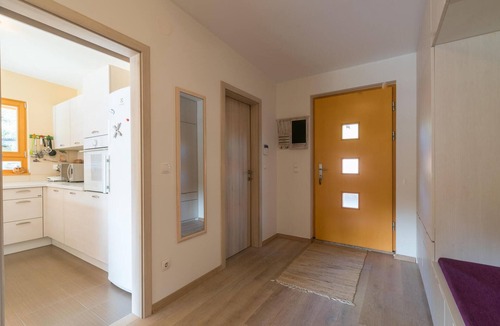Rakov Potok House | Cozy home in Rakov Potok with sauna