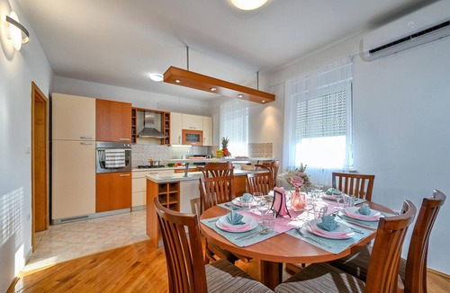 Cakovec House | Cozy home in Senkovec with sauna