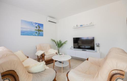 Prolozac House | Cozy Home In Sumet With Wifi