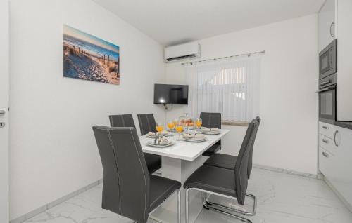 Prolozac House | Cozy Home In Sumet With Wifi