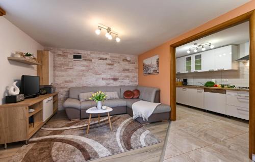 Vinica House | Cozy Home In Vinica Breg With Sauna