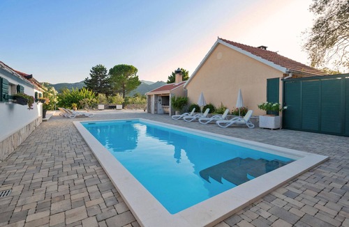 Vrgorac House | Cozy home in Zavojane