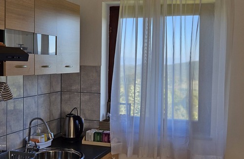 Poljanak House | Cozy House Živko with Balcony, 10 min drive to Plitvice lakes!