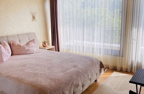 Gilau Villa | Cozy lake view Villa