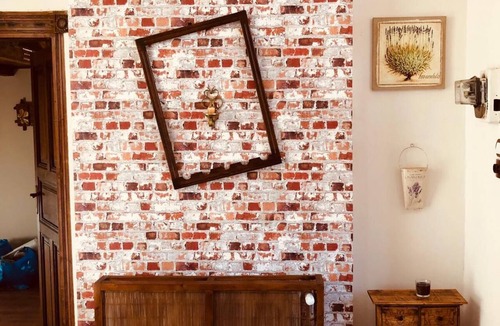 Oradea Condo | Cozy, spacious, clean and stylish apartment right here in the heart of the city.