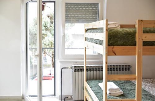 Sesvete Apartment | Cozy Studio For Four